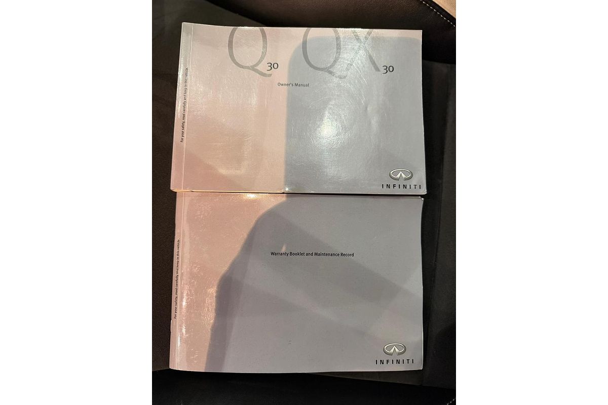 2016 INFINITI Q30 Sport H15