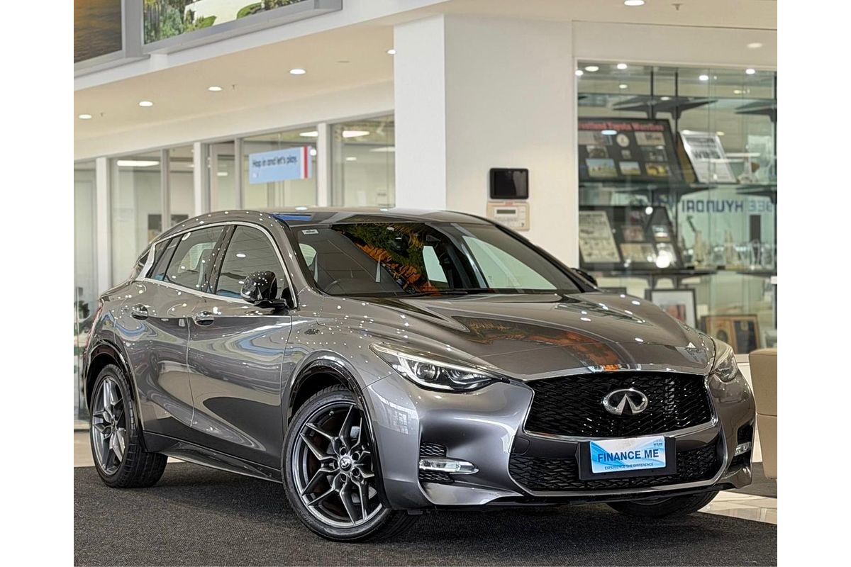 2016 INFINITI Q30 Sport H15