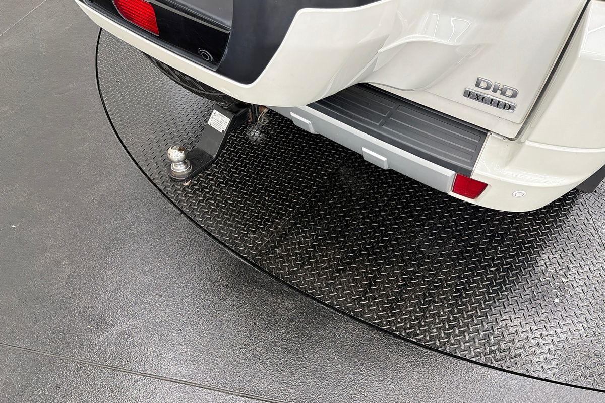 2017 Mitsubishi Pajero Exceed NX