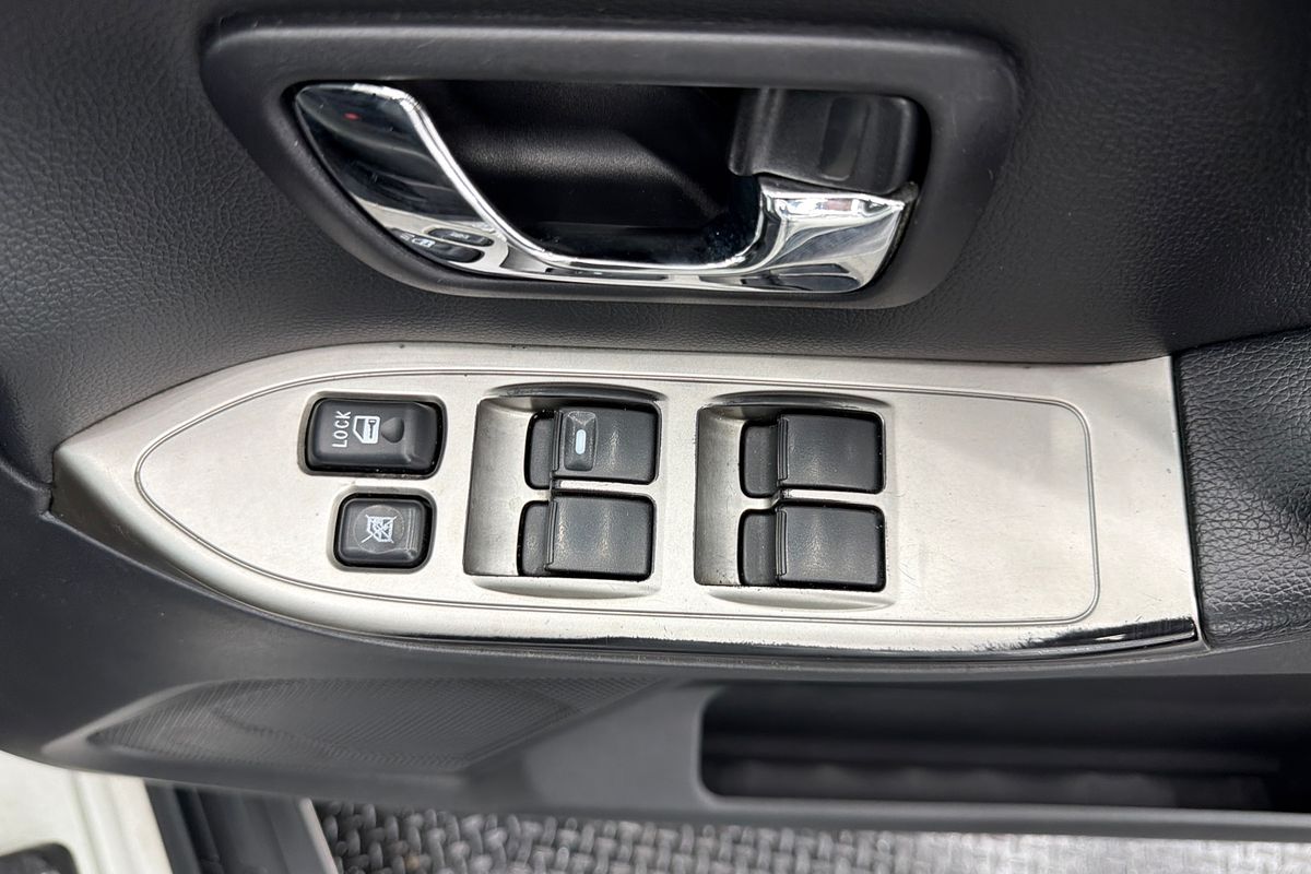 2017 Mitsubishi Pajero Exceed NX