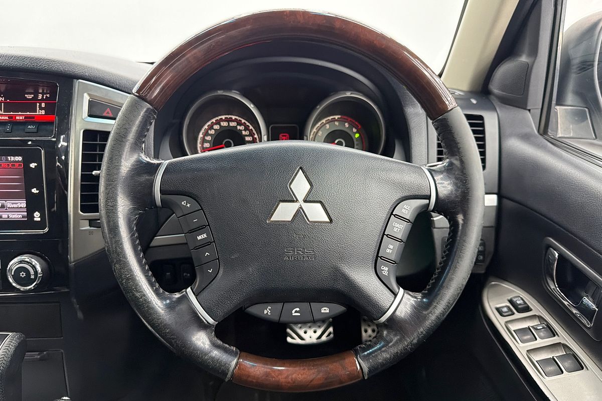 2017 Mitsubishi Pajero Exceed NX