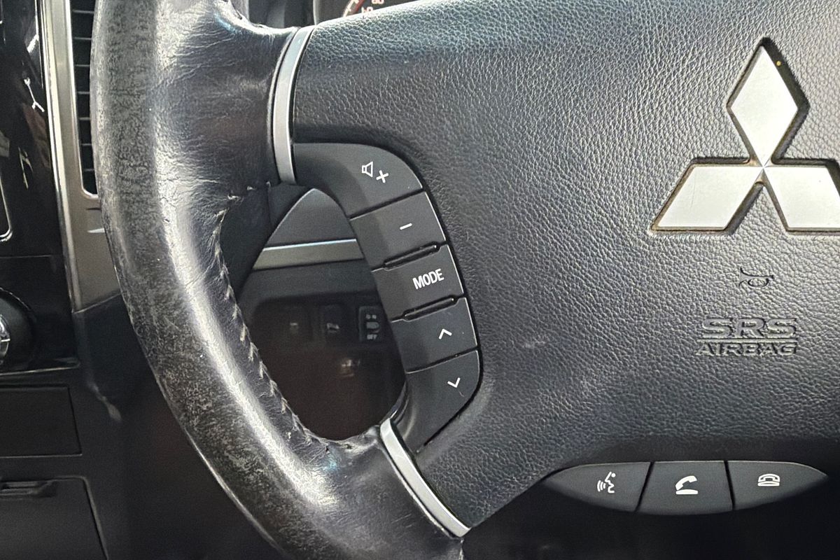 2017 Mitsubishi Pajero Exceed NX