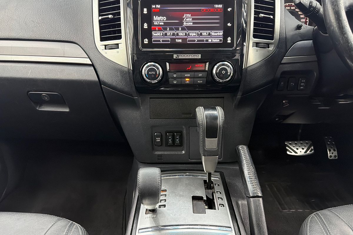 2017 Mitsubishi Pajero Exceed NX