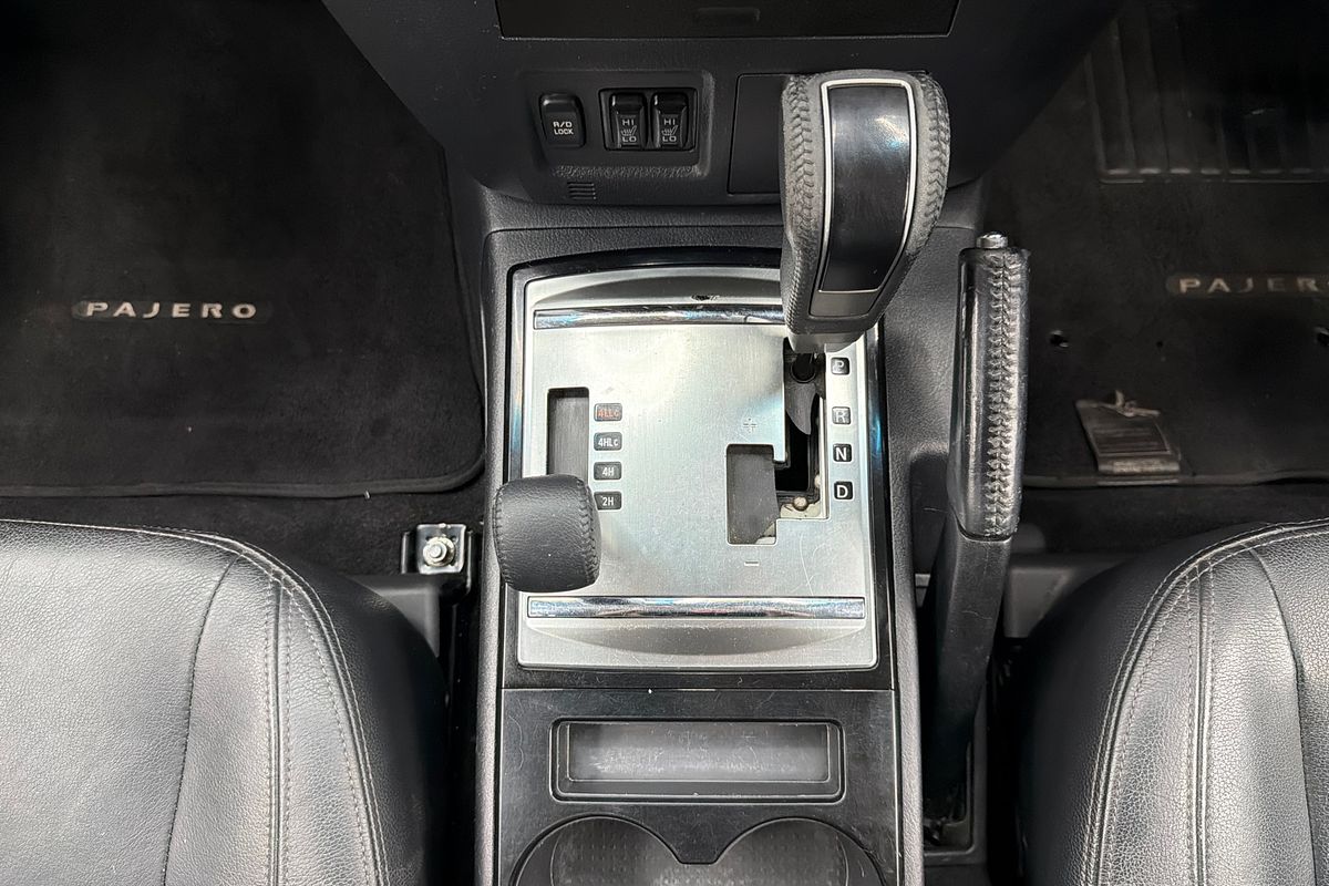 2017 Mitsubishi Pajero Exceed NX