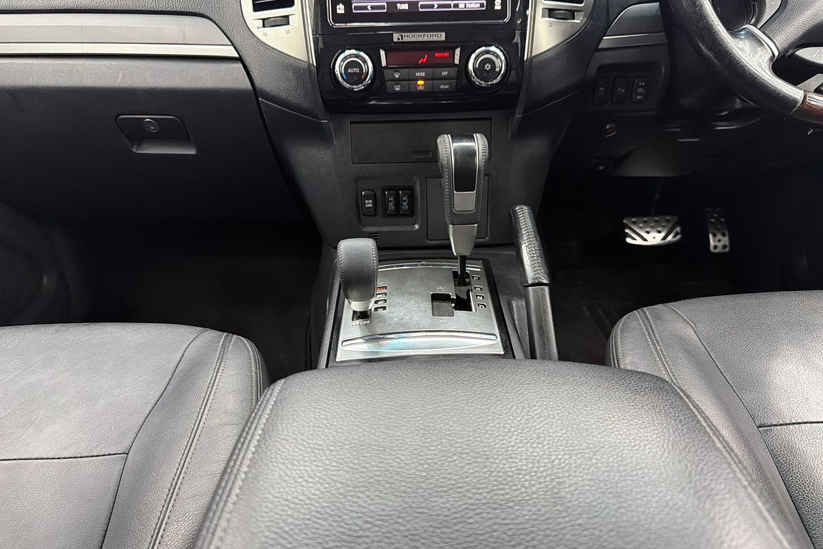 2017 Mitsubishi Pajero Exceed NX