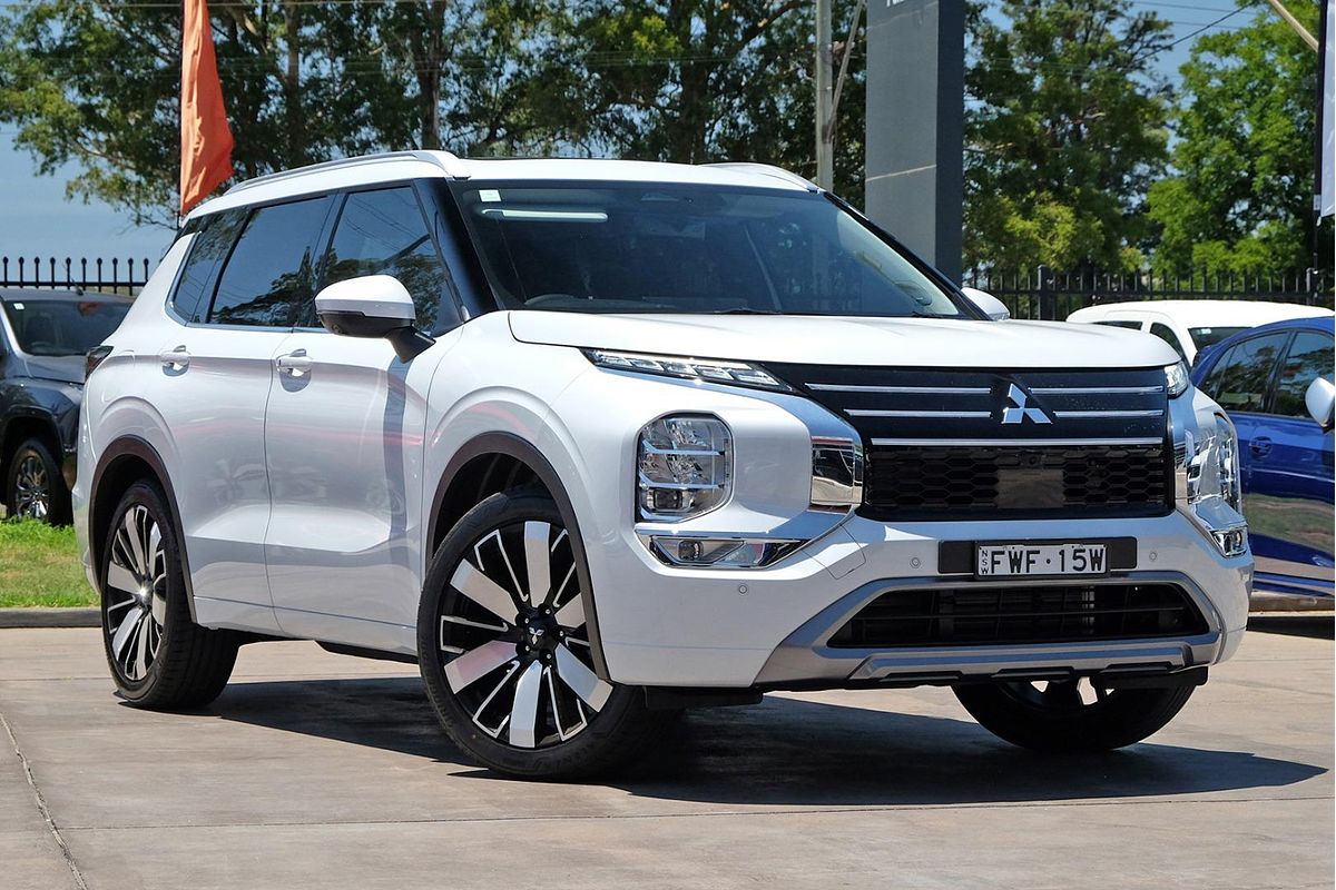 2025 Mitsubishi Outlander Exceed ZM