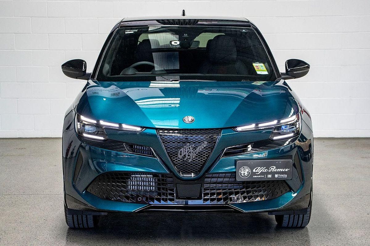 2025 Alfa Romeo Junior Ibrida