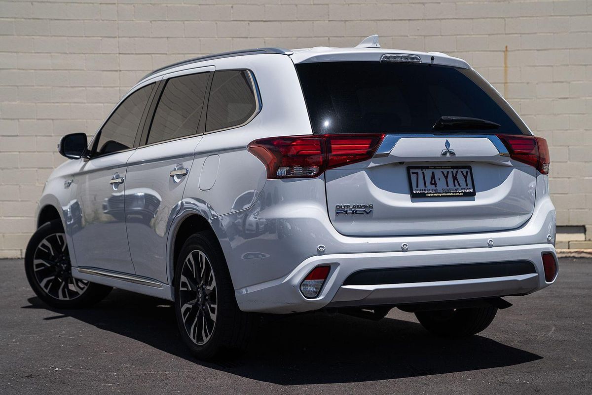 2017 Mitsubishi Outlander PHEV Exceed ZK