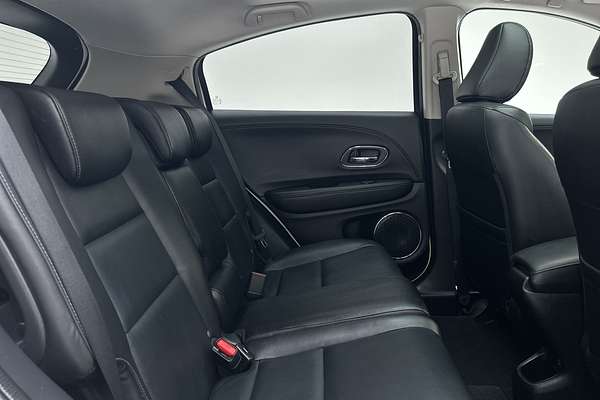 2015 Honda HR-V VTi-L thumb-11