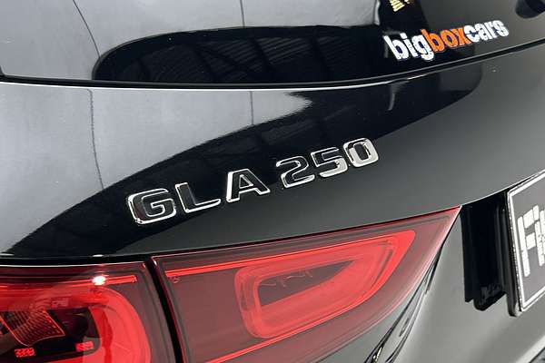 2022 Mercedes-Benz GLA-Class GLA250 H247 thumb-21