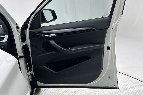 2019 BMW X1 sDrive20i F48 thumb-18