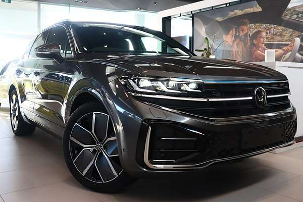 2025 Volkswagen Touareg 210TDI R-Line RC