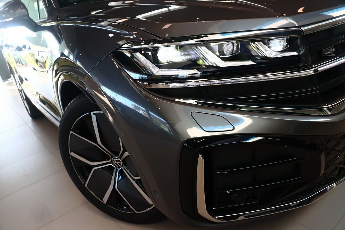 2025 Volkswagen Touareg 210TDI R-Line RC