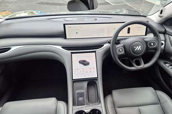 2025 MG IM5 Performance P12L thumb-11