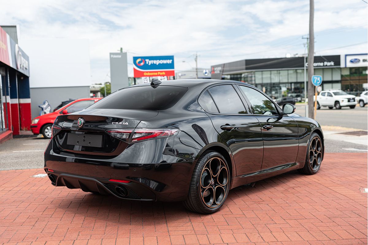 2025 Alfa Romeo Giulia Intensa Series 5