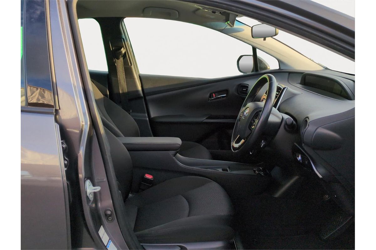 2019 Toyota Prius S 4WD