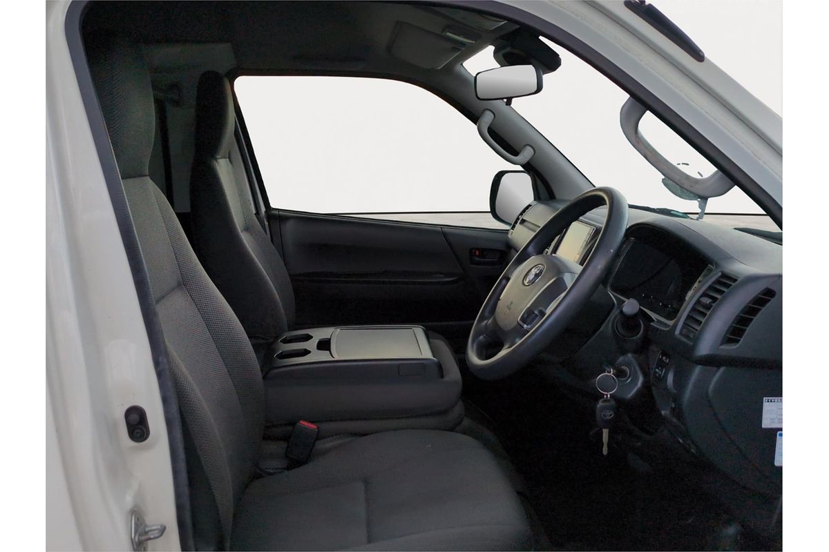 2019 Toyota Hiace Long DX 4WD