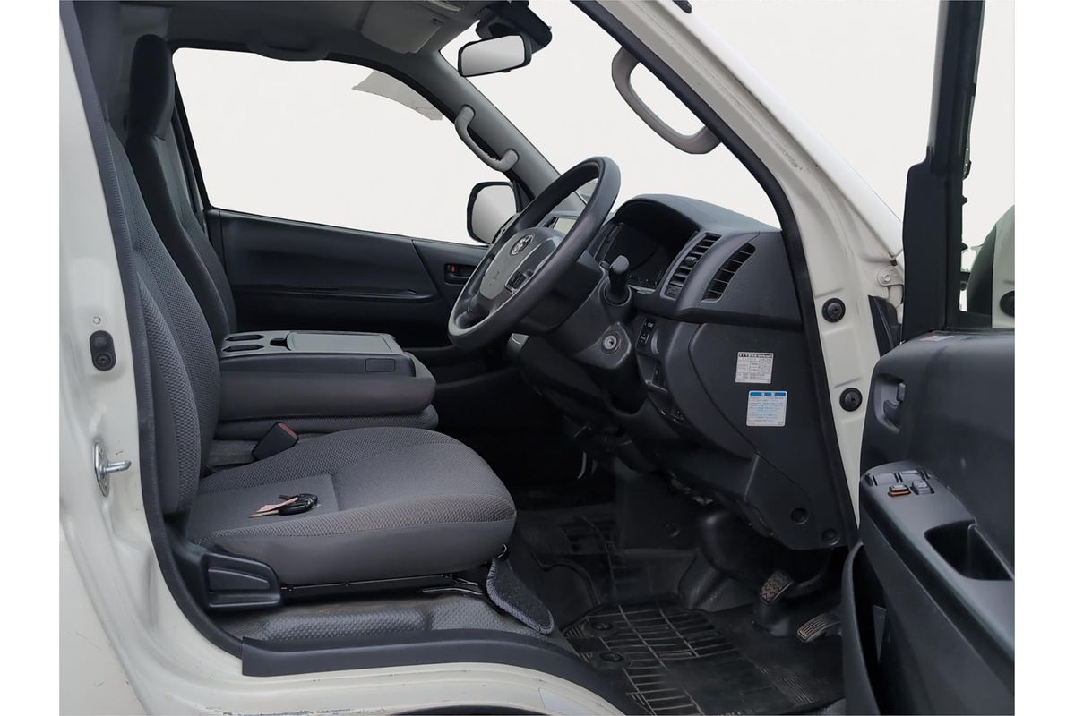 2018 Toyota Hiace DX 4WD