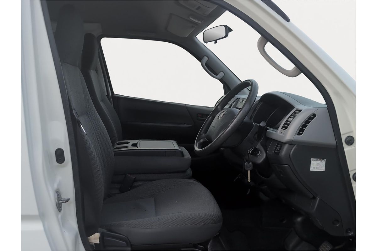 2013 Toyota Hiace DX High Roof 4WD