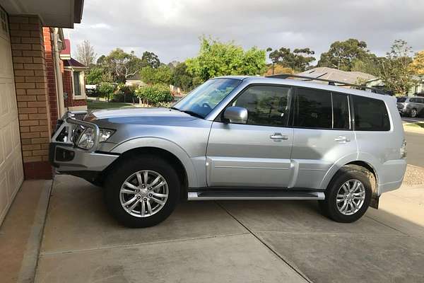 2014 Mitsubishi Pajero VR-X NW thumb-0
