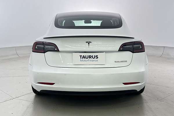 2019 Tesla Model 3 Performance thumb-3