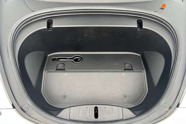 2019 Tesla Model 3 Performance thumb-19