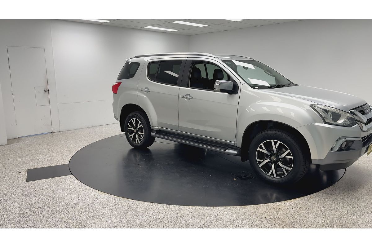 2020 Isuzu MU-X LS-T