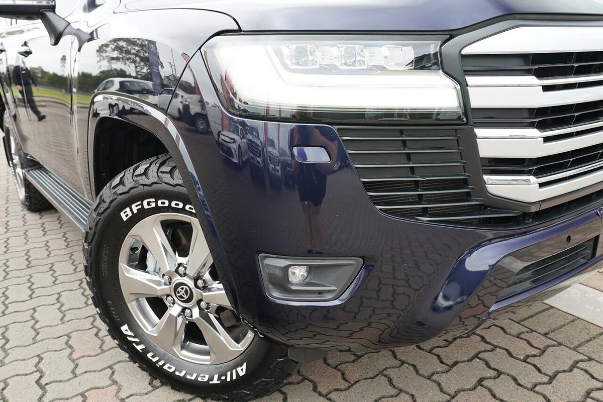 2021 Toyota Landcruiser Sahara FJA300R