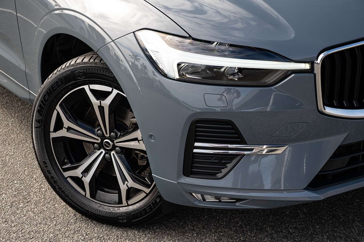 2022 Volvo XC60 B5 Momentum