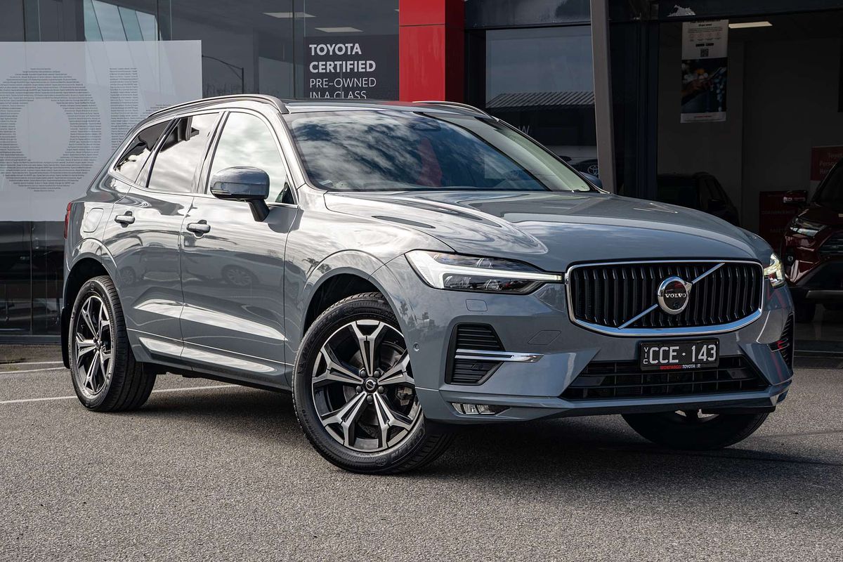 2022 Volvo XC60 B5 Momentum