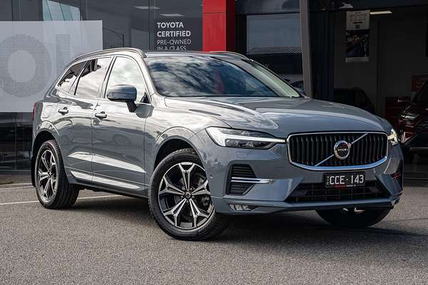 2022 Volvo XC60 B5 Momentum