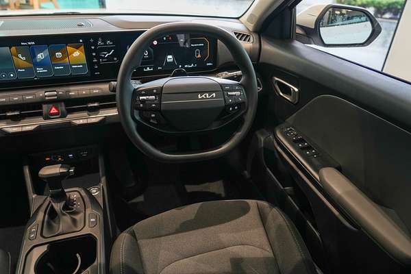 2025 Kia K4 S CL4m thumb-17