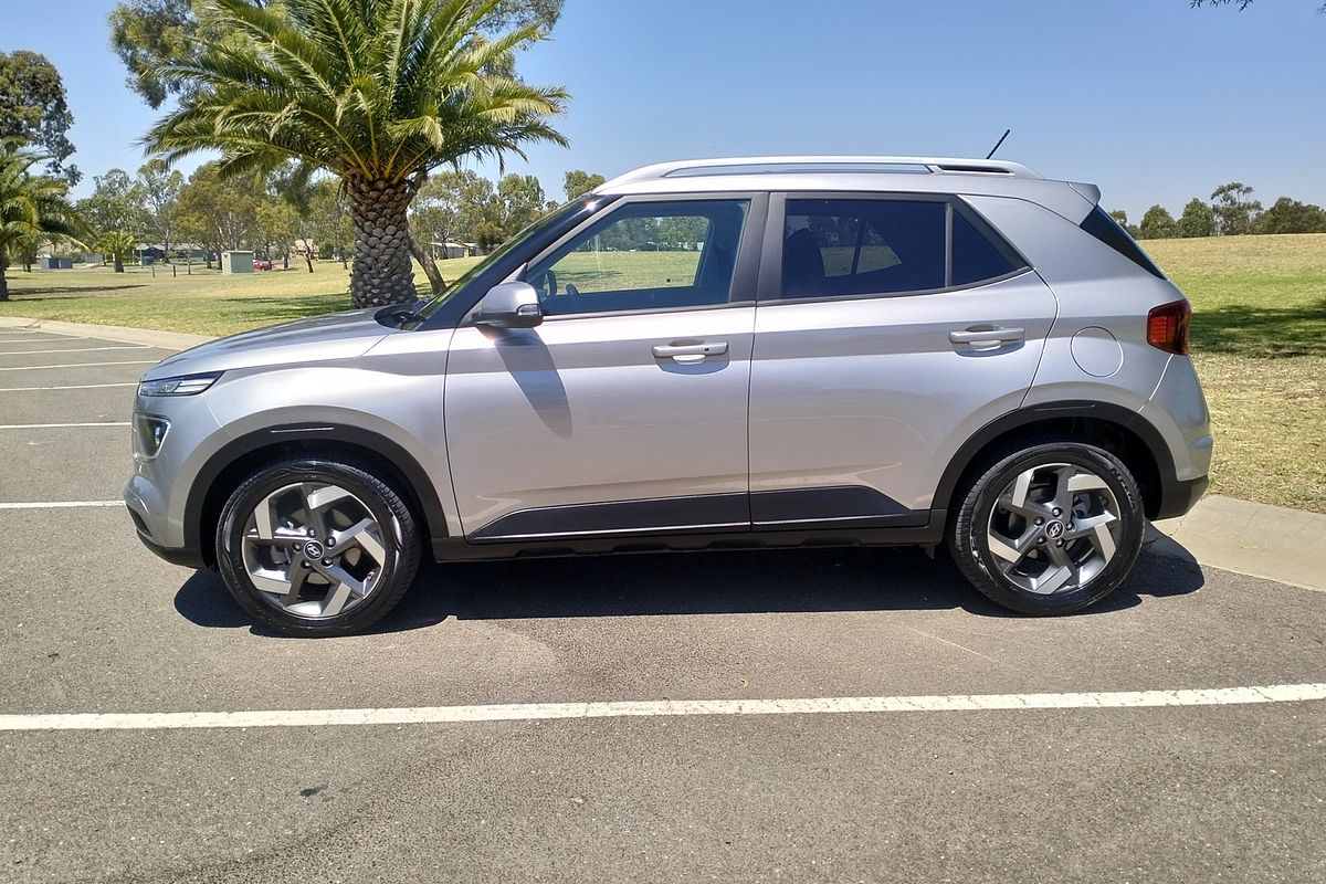 2023 Hyundai Venue Elite QX.V5