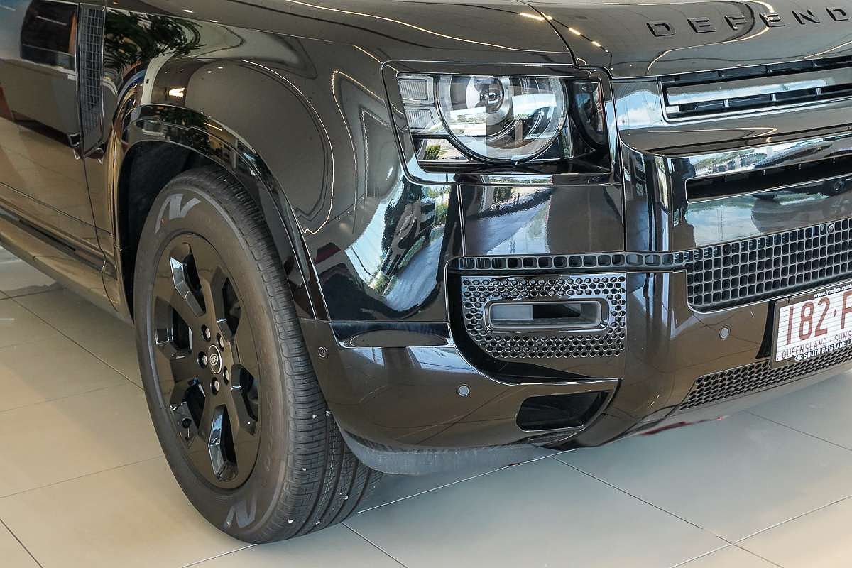 2025 Land Rover Defender 110 P400e X-Dynamic SE L663