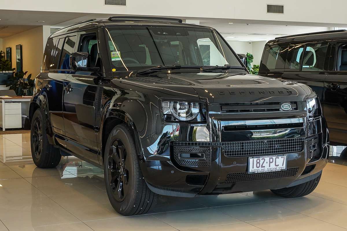 2025 Land Rover Defender 110 P400e X-Dynamic SE L663