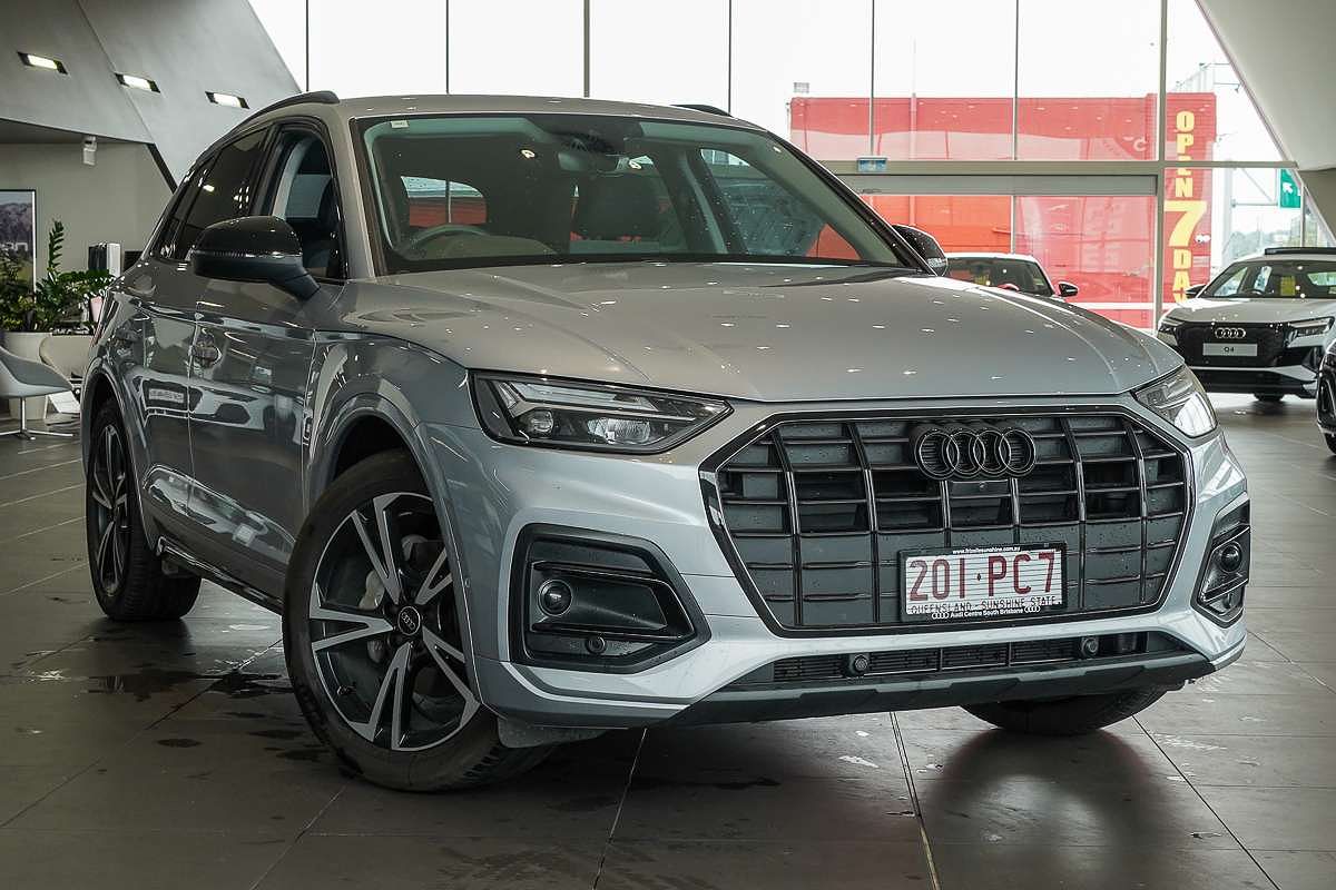 2024 Audi Q5 35 TDI Dynamic Black FY