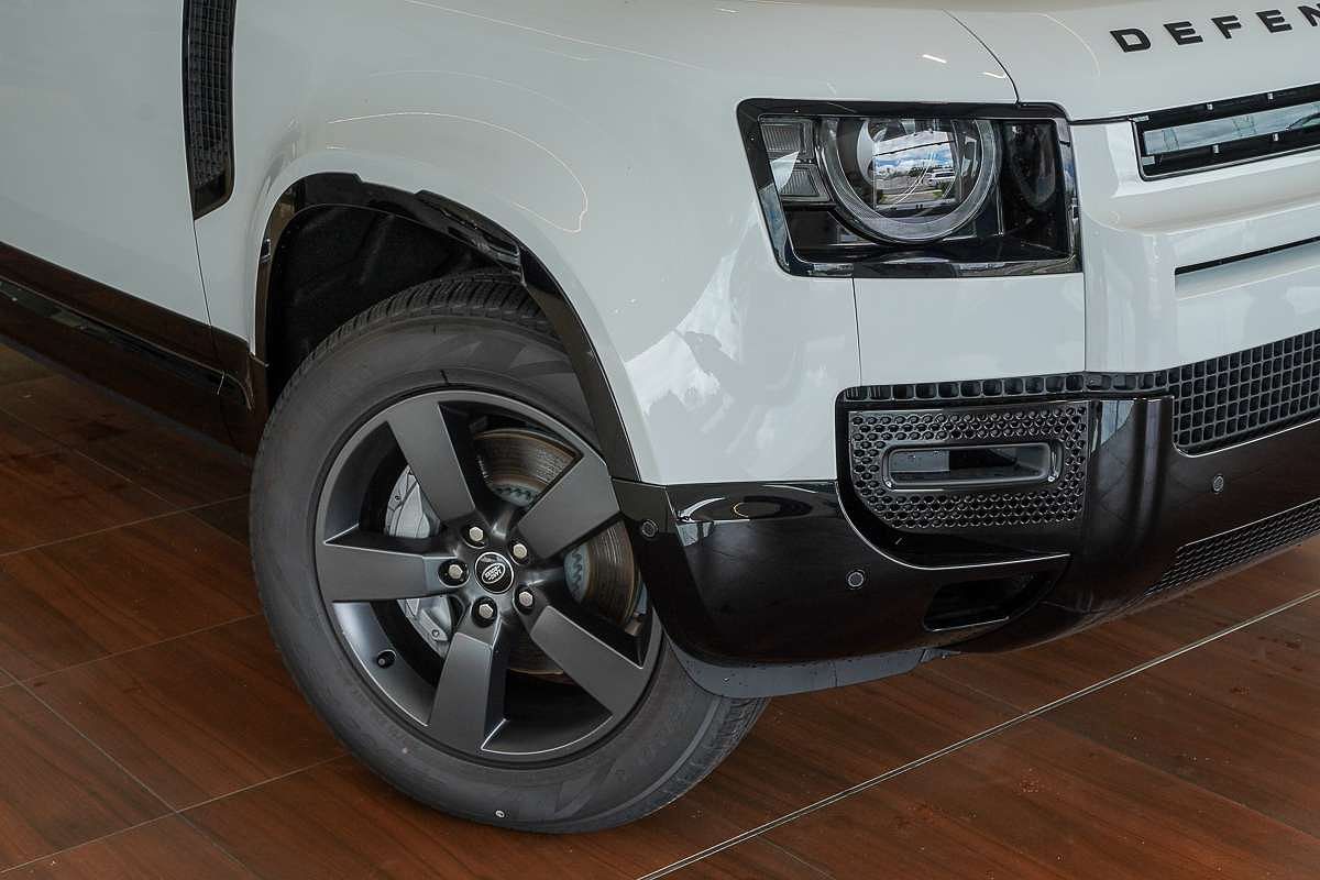2024 Land Rover Defender 110 P400e X-Dynamic SE L663