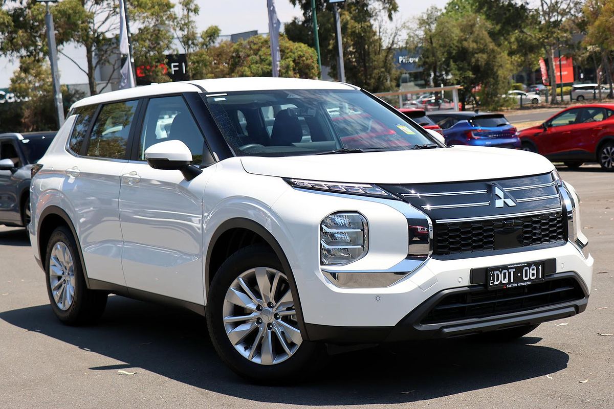 2025 Mitsubishi Outlander ES ZM