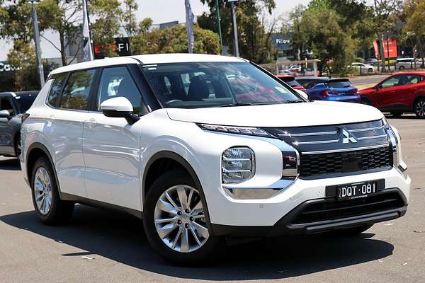 2025 Mitsubishi Outlander ES ZM