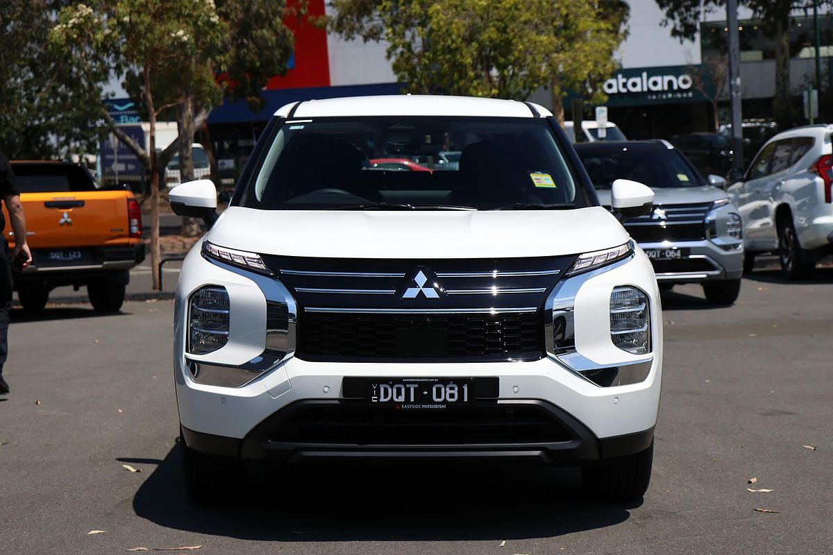 2025 Mitsubishi Outlander ES ZM