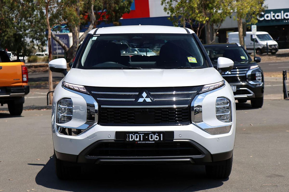 2025 Mitsubishi Outlander ES ZM