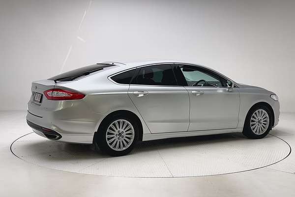 2016 Ford Mondeo Trend MD thumb-2
