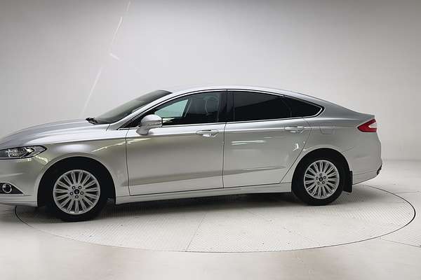 2016 Ford Mondeo Trend MD thumb-6