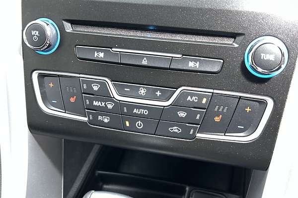 2016 Ford Mondeo Trend MD thumb-16