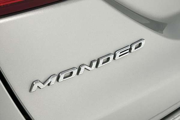 2016 Ford Mondeo Trend MD thumb-21