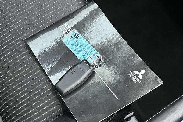 2022 Mitsubishi Outlander LS ZM thumb-22