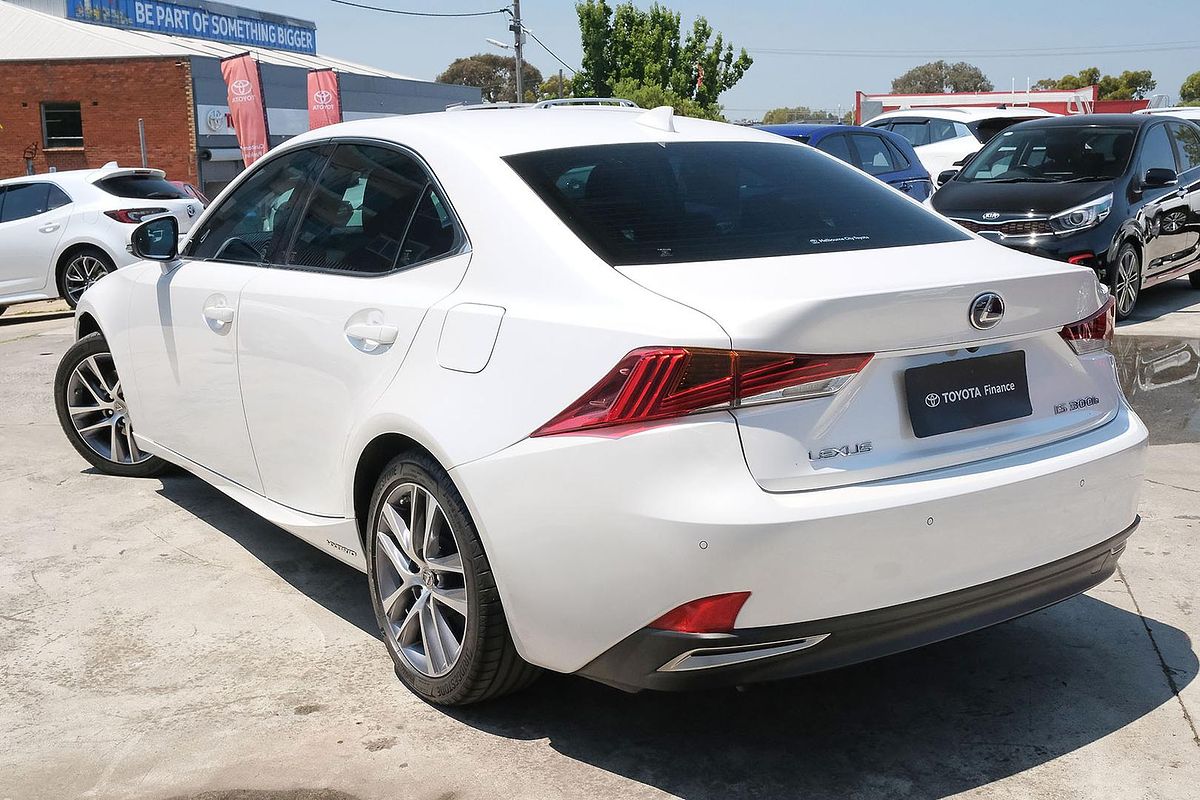 2020 Lexus IS IS300h LUXURY HYBRID AVE30R F
