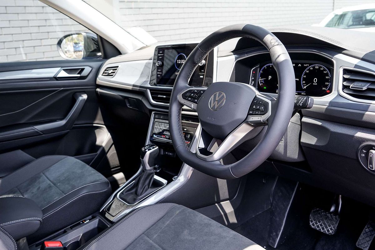 2025 Volkswagen T-Roc 110TSI Style D11