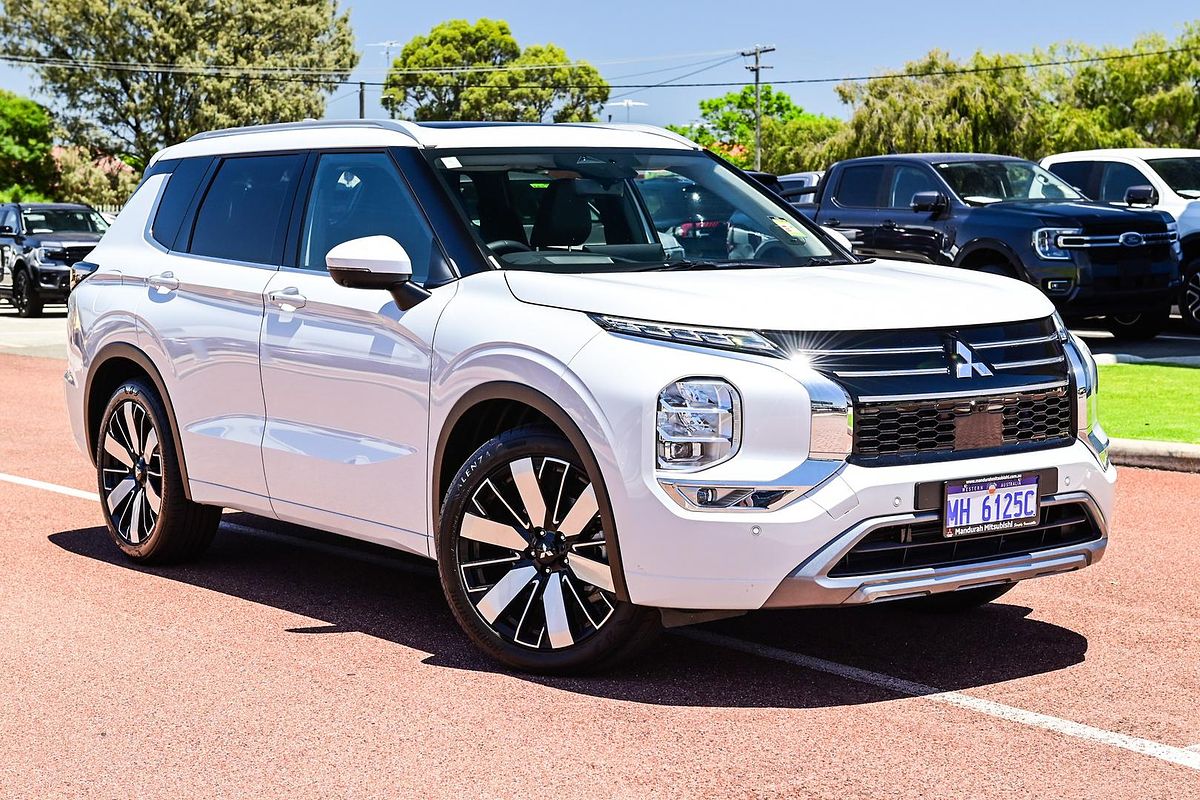 2025 Mitsubishi Outlander Exceed ZM