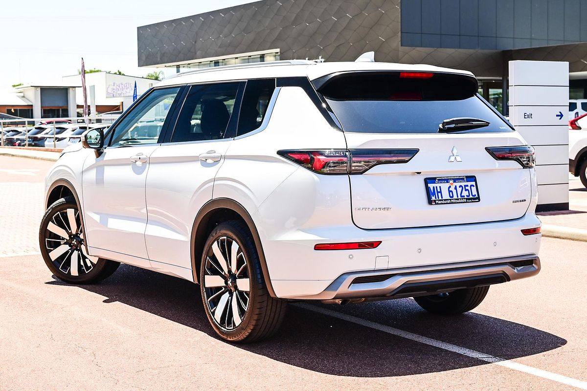 2025 Mitsubishi Outlander Exceed ZM